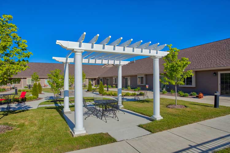 Image Gallery | Courtyard at Charter Senior Living of Bay City